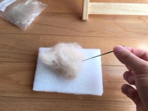 羊毛フェルトボール作り方