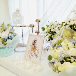 生花とキャンドル祭壇　白